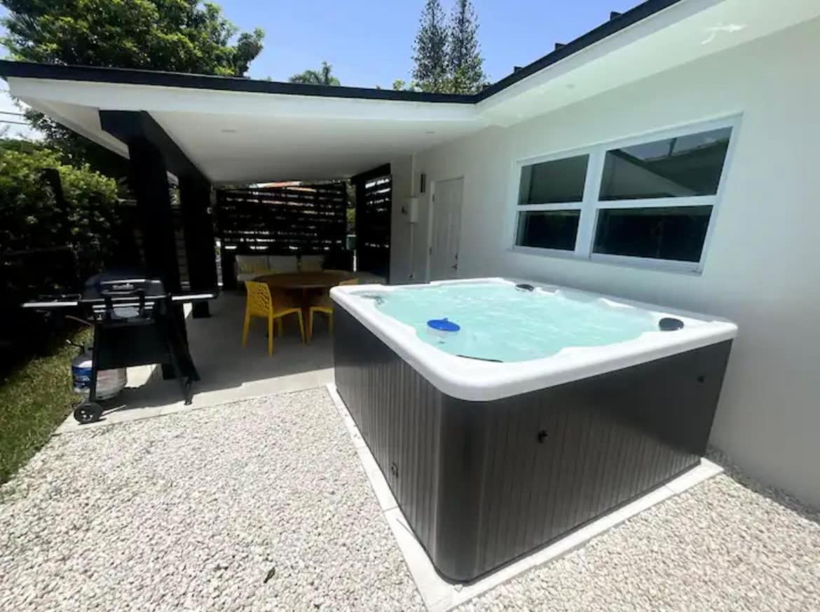 Casa Ana - Cozy Space Hot Tub And Large Fenced Yard Villa Miami Dış mekan fotoğraf